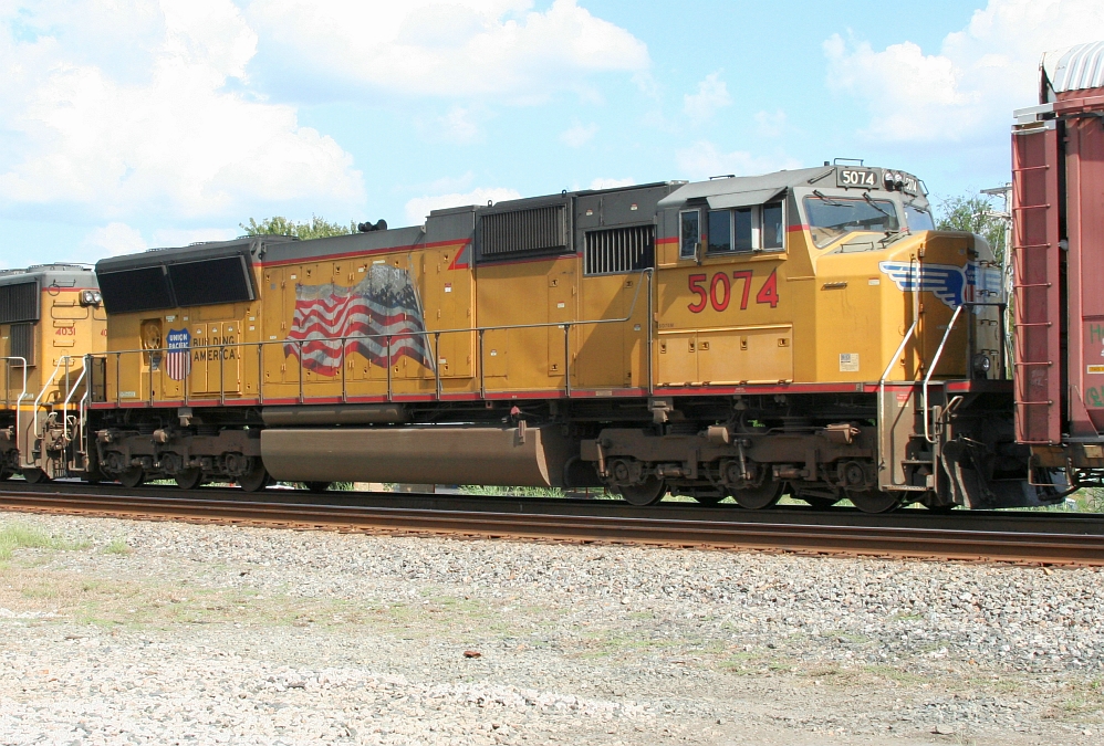 UP 5074 on a NB autorack